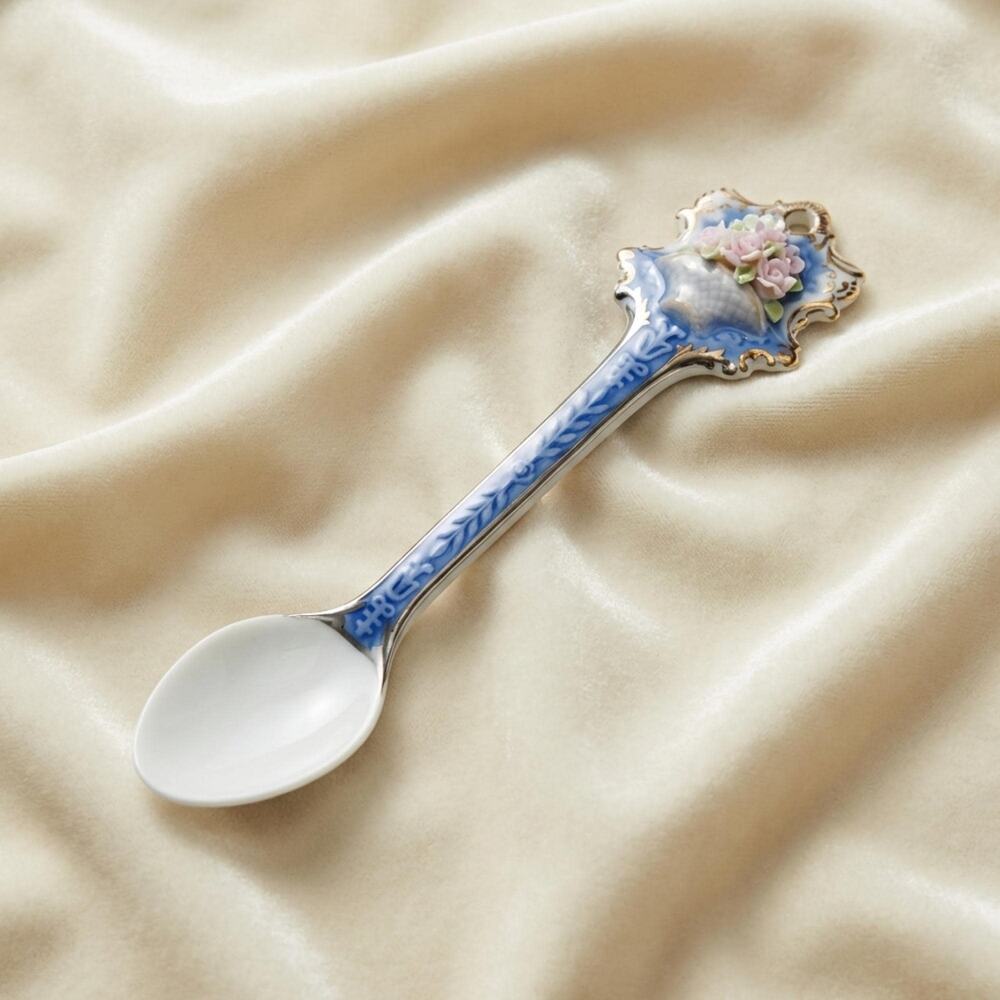 Lladró Caprichos Cucharita Azul Oscuro Porcelain Spoon RETIRED # 1548.1 WITH BOX